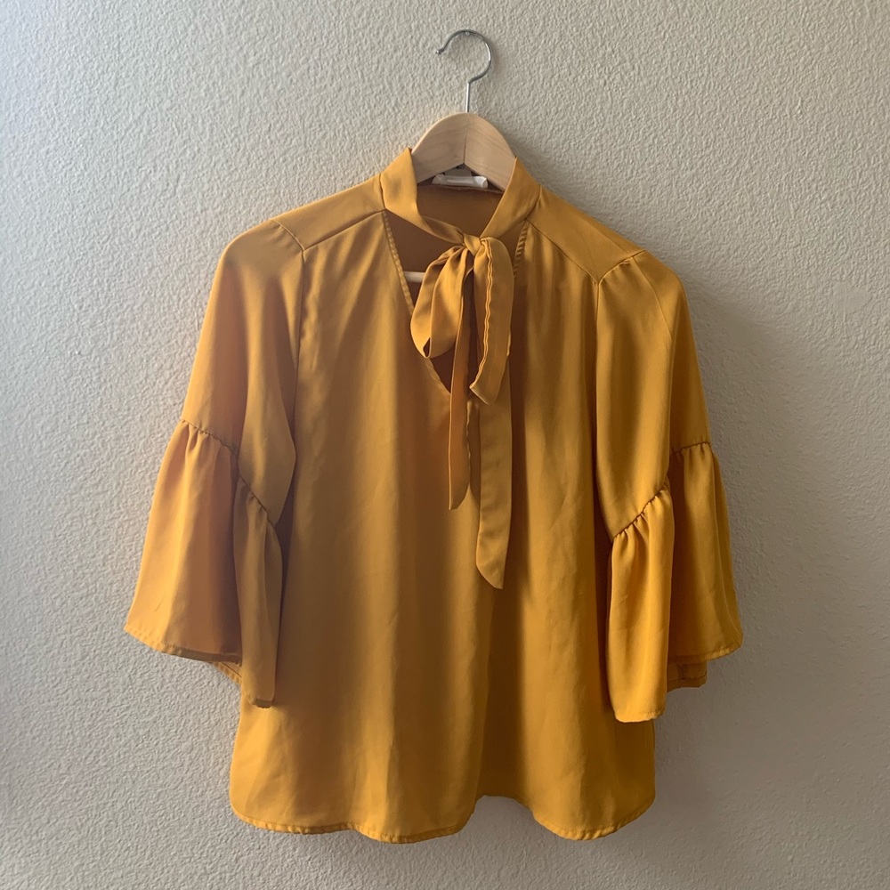 ▪️Mustard tie neck blouse▪️